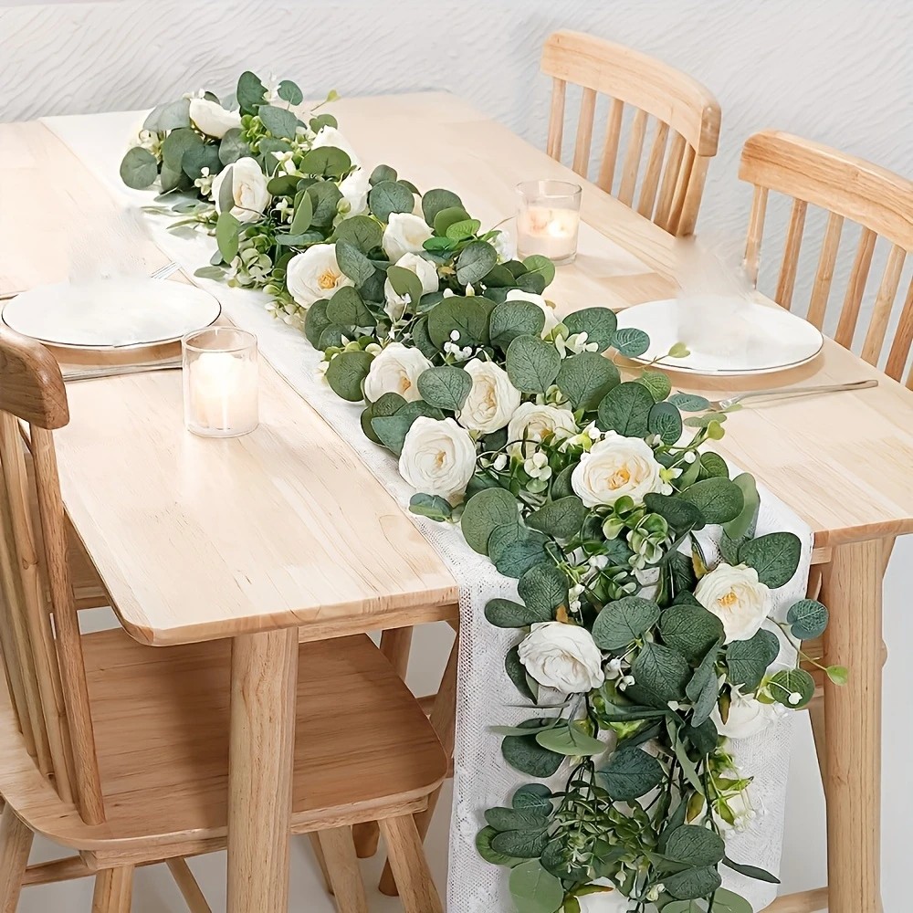 Desk Setup Background - Guirlandes d'eucalyptus et de roses de
