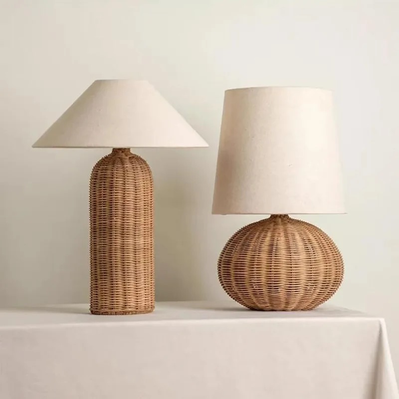 Desk Setup Wallpaper - Lampe de table en rotin vintage