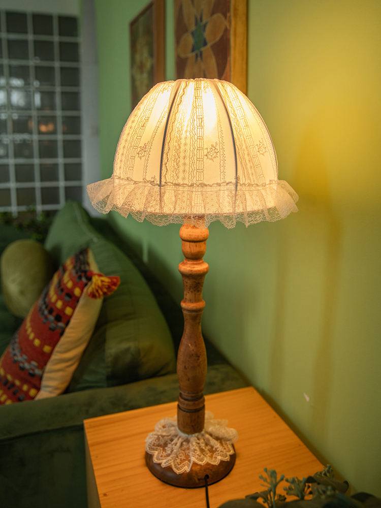 Lampe de chevet en bois massif - Desk Setup Wallpaper avis et prix