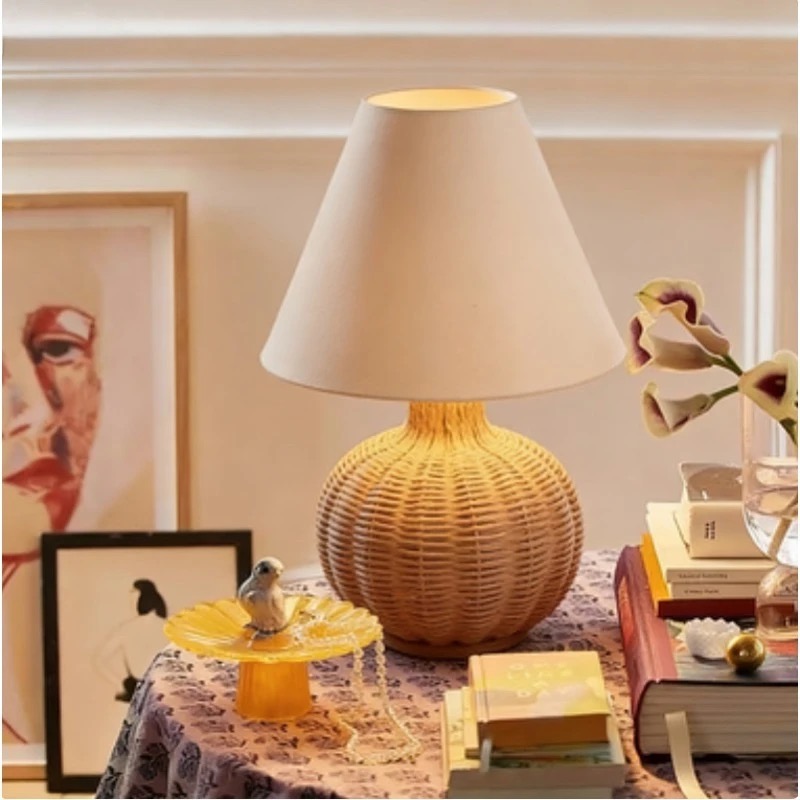 Lampe de table en rotin vintag - Desk Setup Wallpaper avis et prix